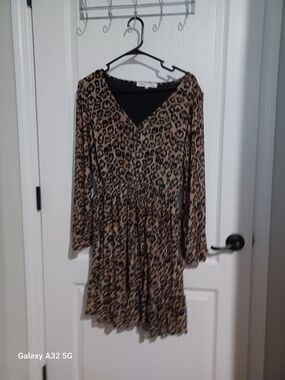 Leopard Print V-Neck Long Sleeve Midi Dress - Tan/Black